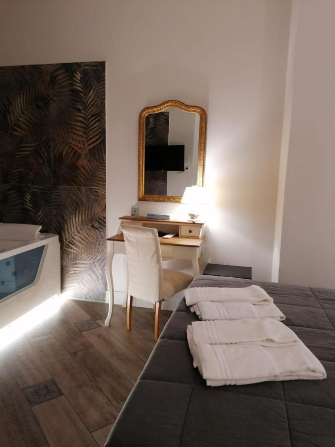Real Giardinetto A Toledo Hotel Naples Luaran gambar